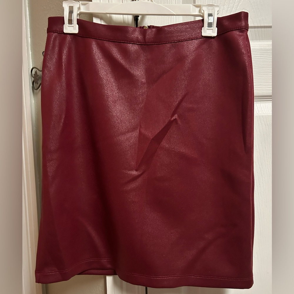 NWT Melissa Paige Leather-Like Skirt 6 Petite Burgundy Wine Holiday Christmas